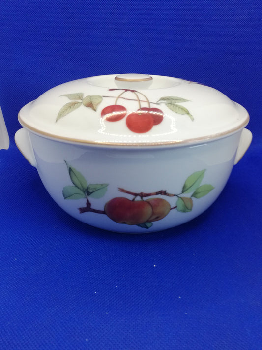 Royal Worcester 'Evesham' bowl with lid