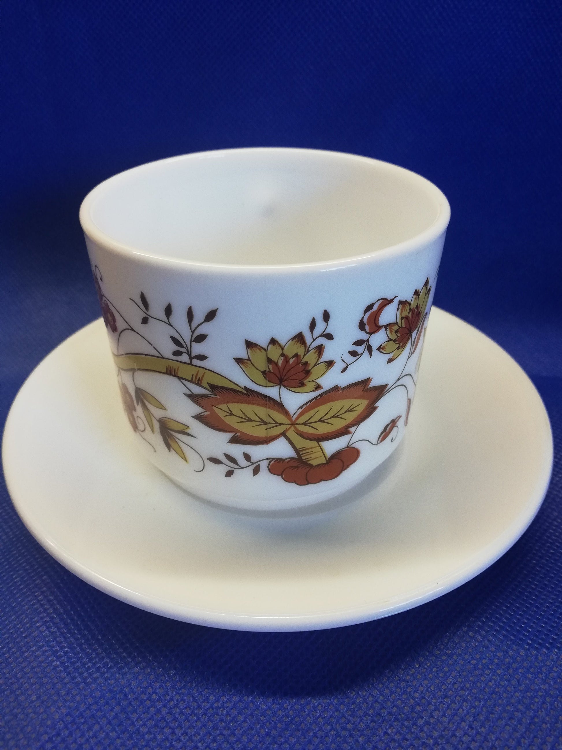 Arcopal milk white glass cup and saucer - French - brown onion decoration