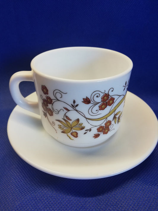 Arcopal milk white glass cup and saucer - French - brown onion decoration