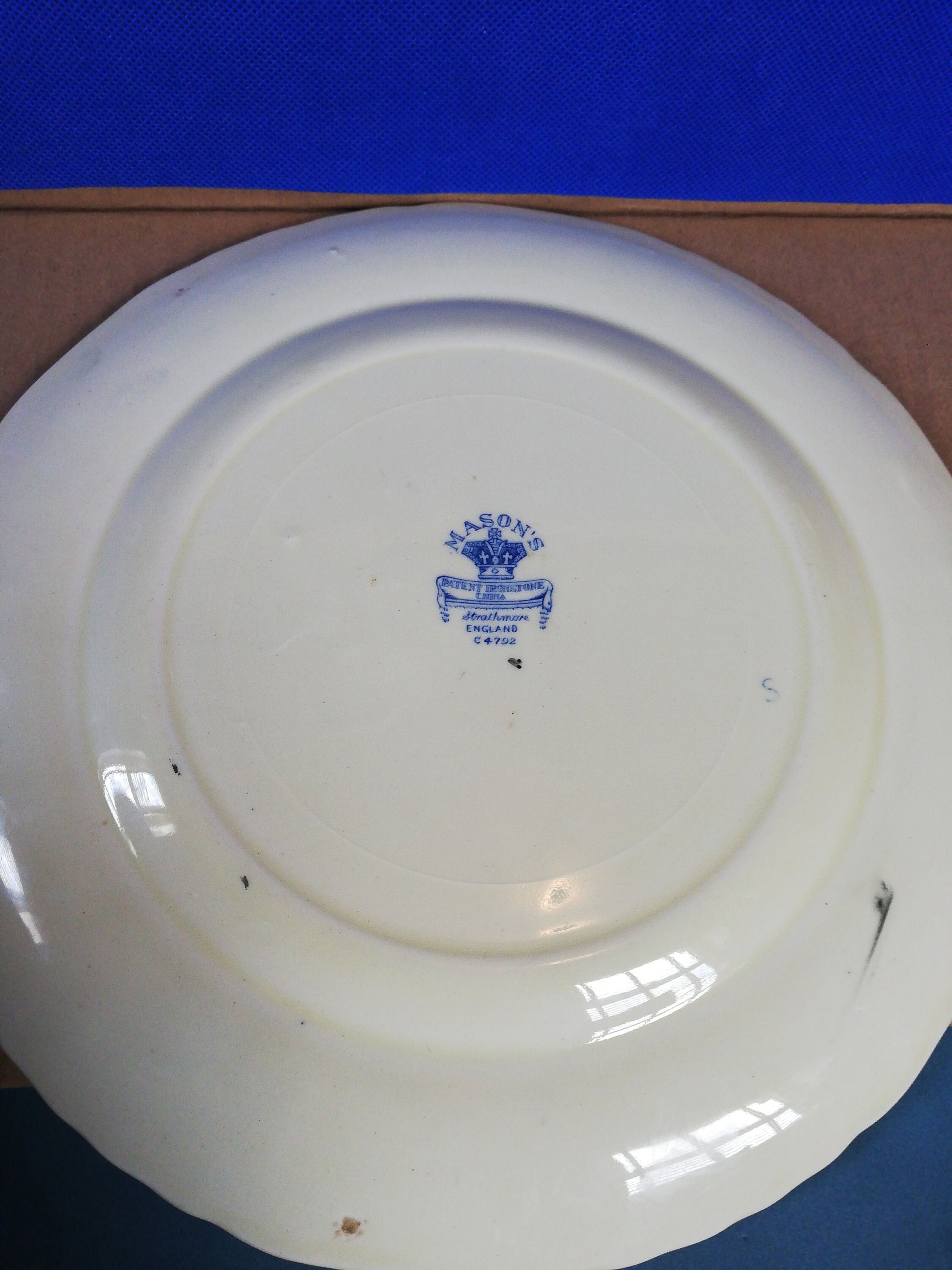 Mason's ironstone Strathmore pattern 22cm salad / lunch plate