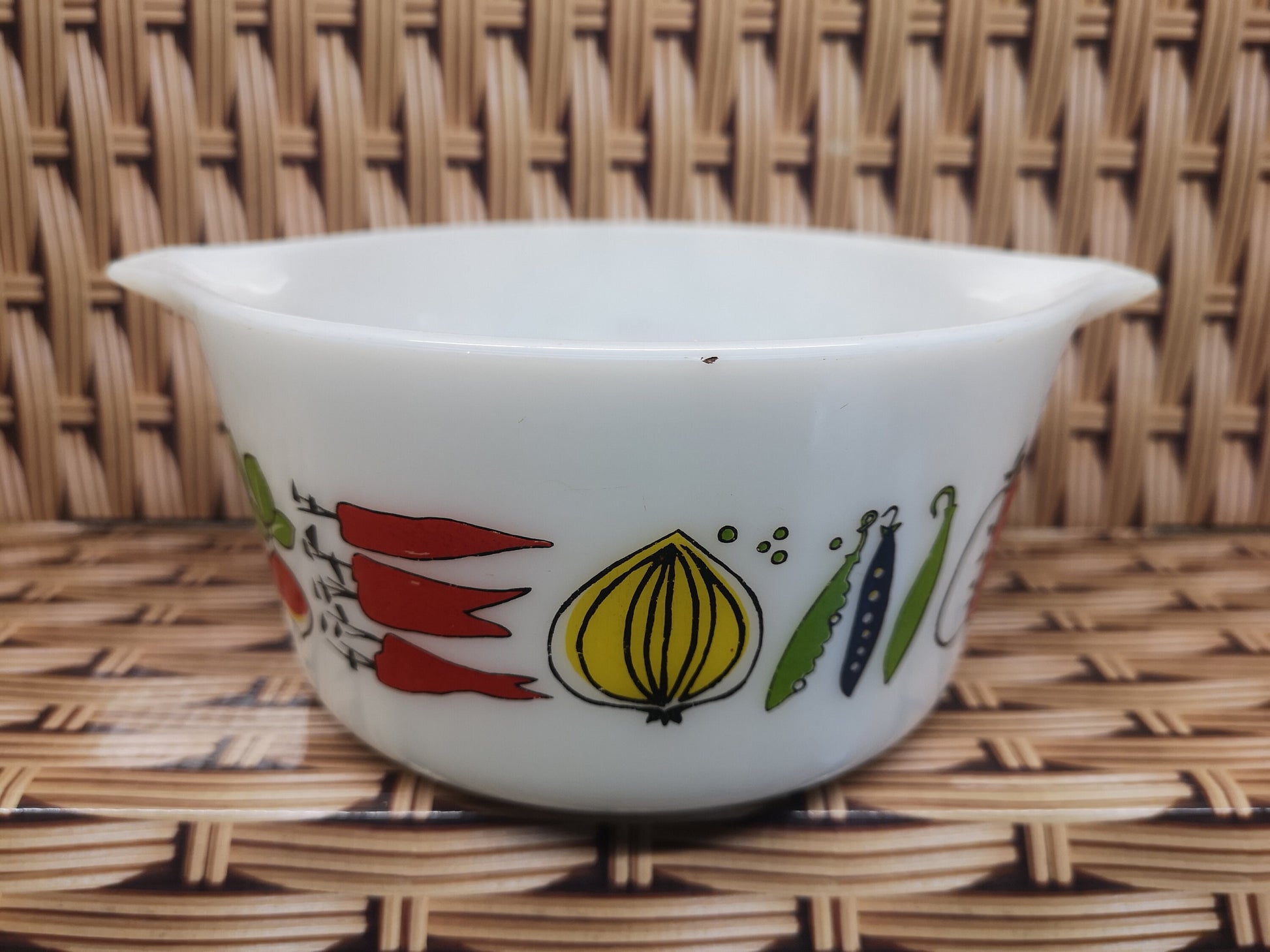 Pyrex round casserole dish 6.25" x 3.25" harvest decoration