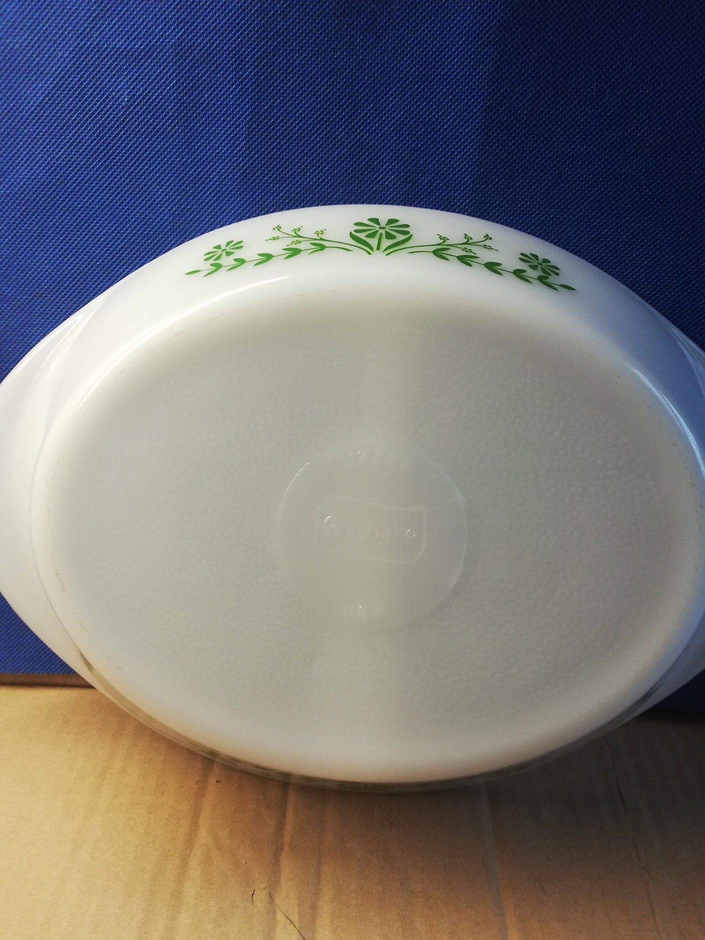 Glassbake green daisy divided vegetable dish 12" x 8.5"