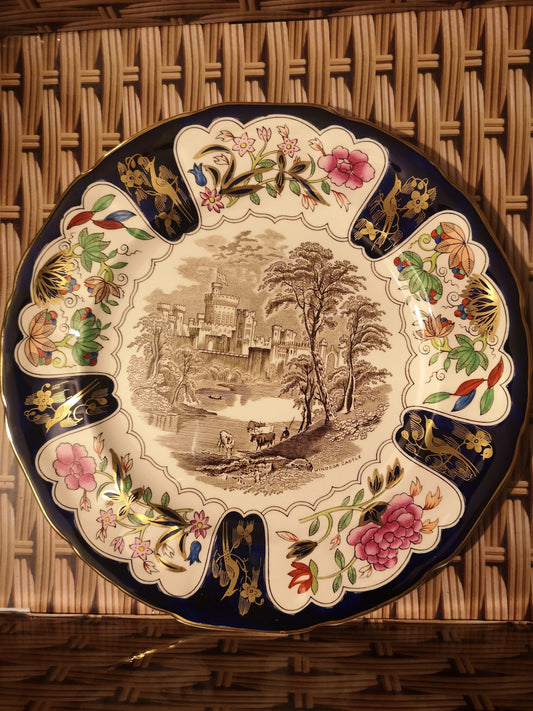 Masons Christmas 1975 decorative plate. Windsor castle 10"