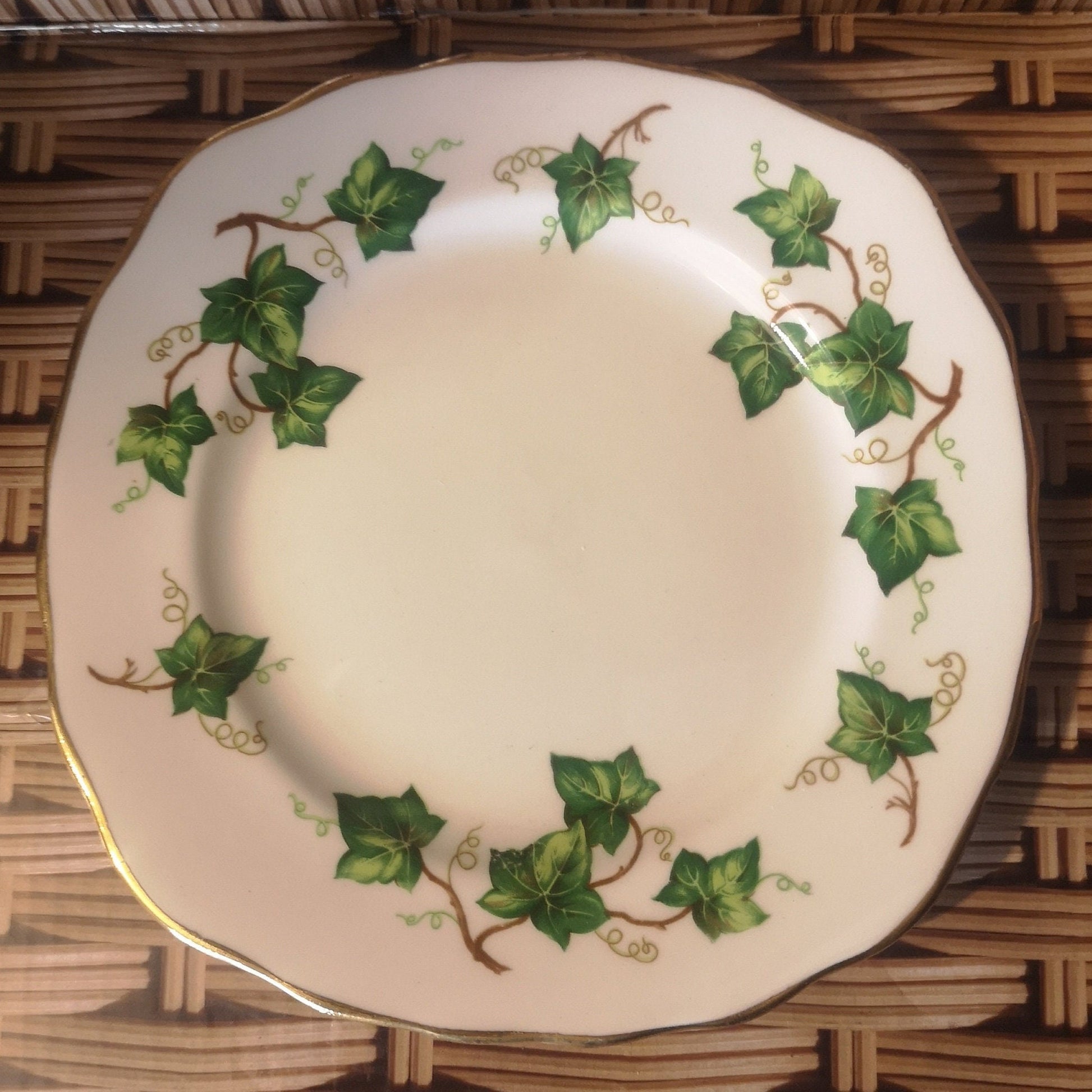 Colclough side plate - green ivy lovely condition- 15cm square