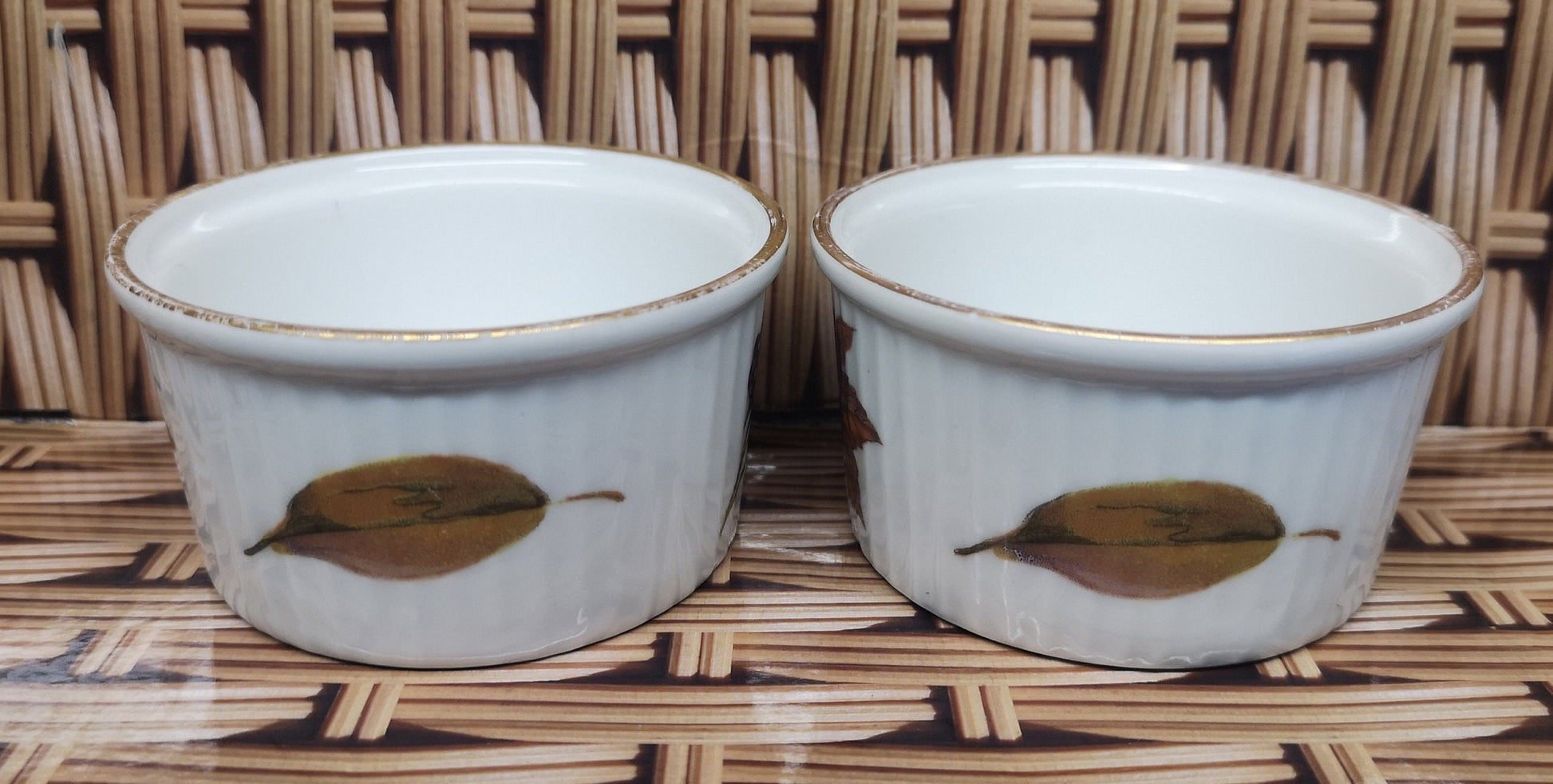 Pair Royal Worcester Evesham gold leaves and berries ramekin select quantity - Beautiful condition - 4s and 2s