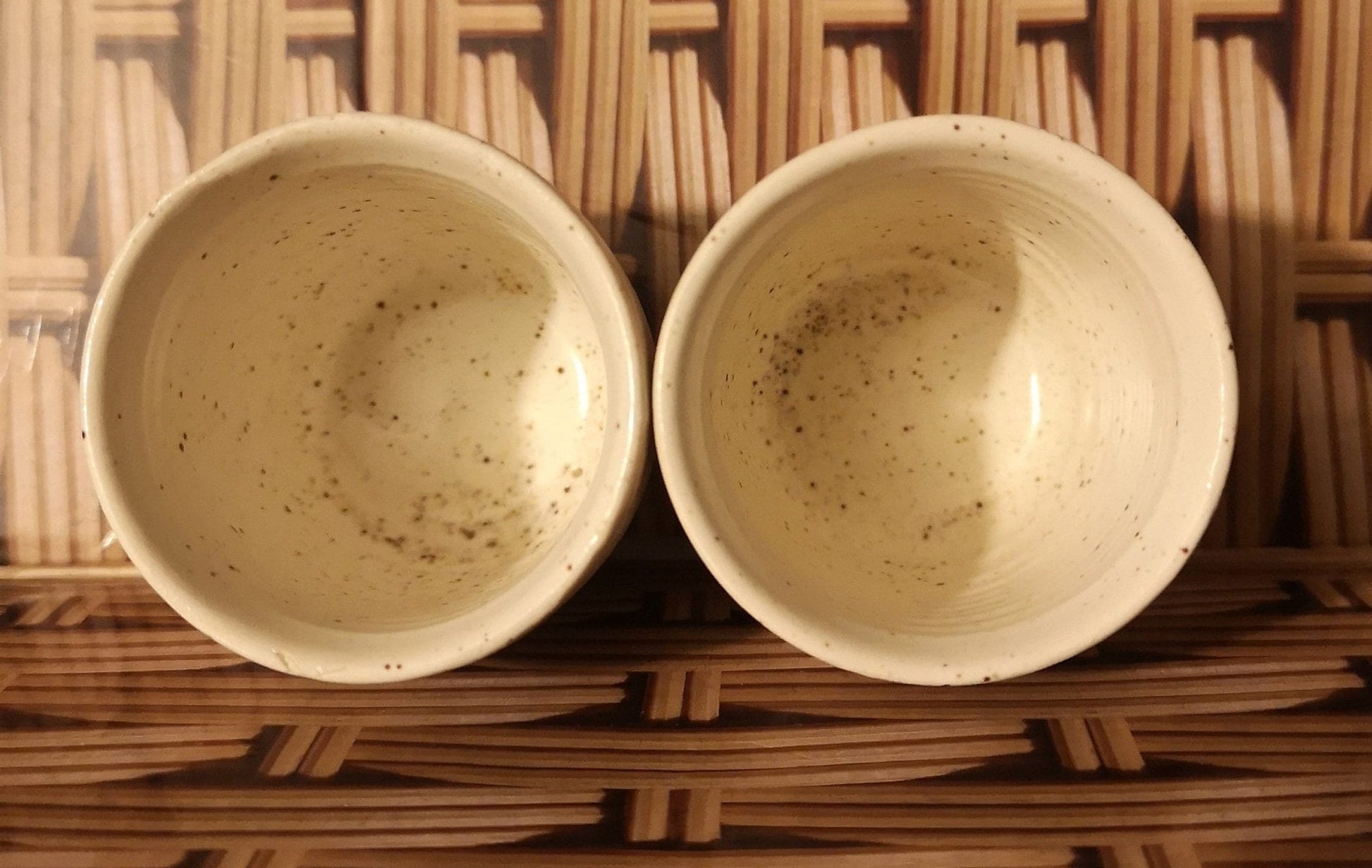 Pair of Churchill egg cups with in speckled cream ridged design