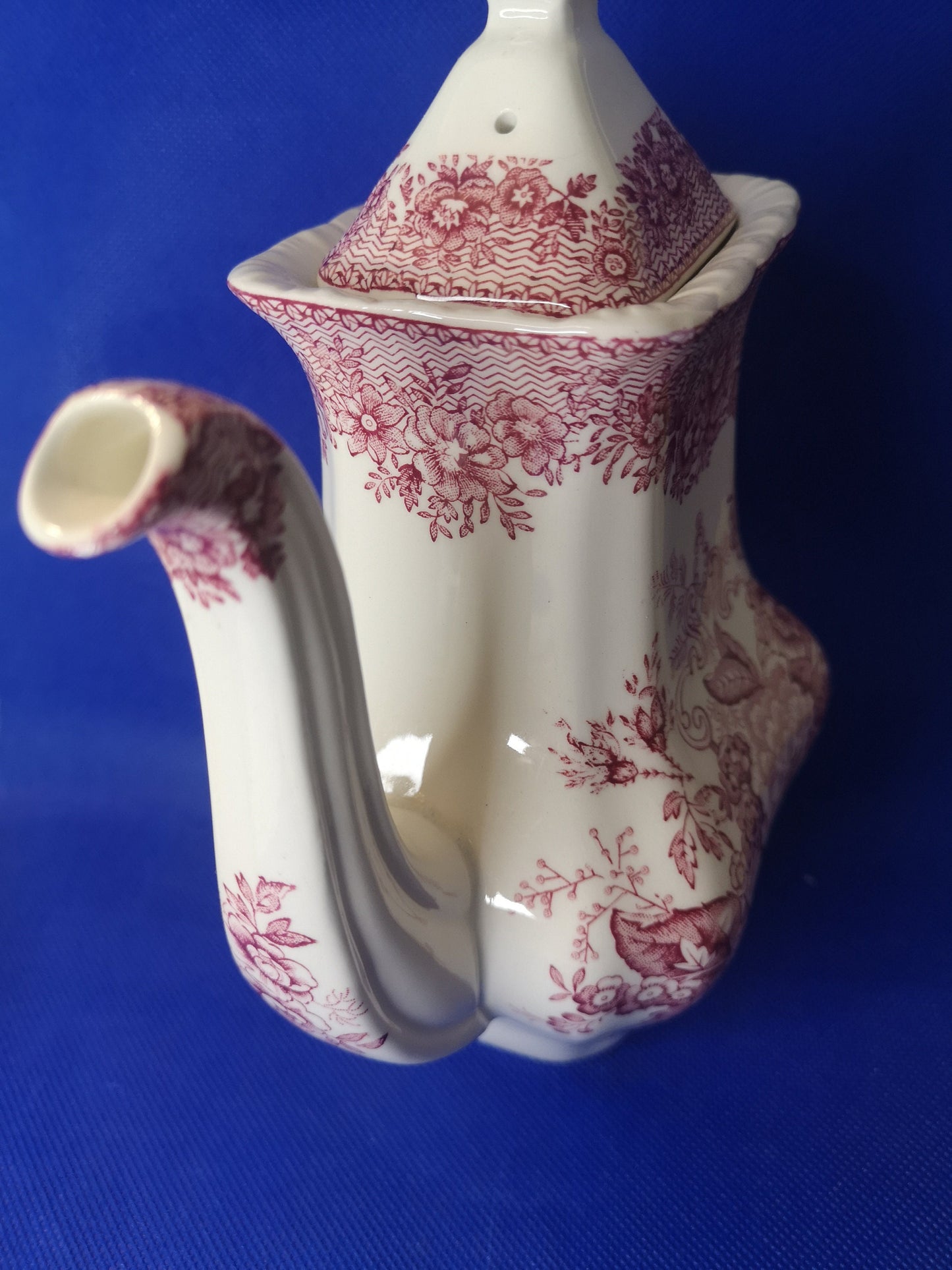 Mason's pink Ascot coffee pot 7" tall excl lid 750ml capacity