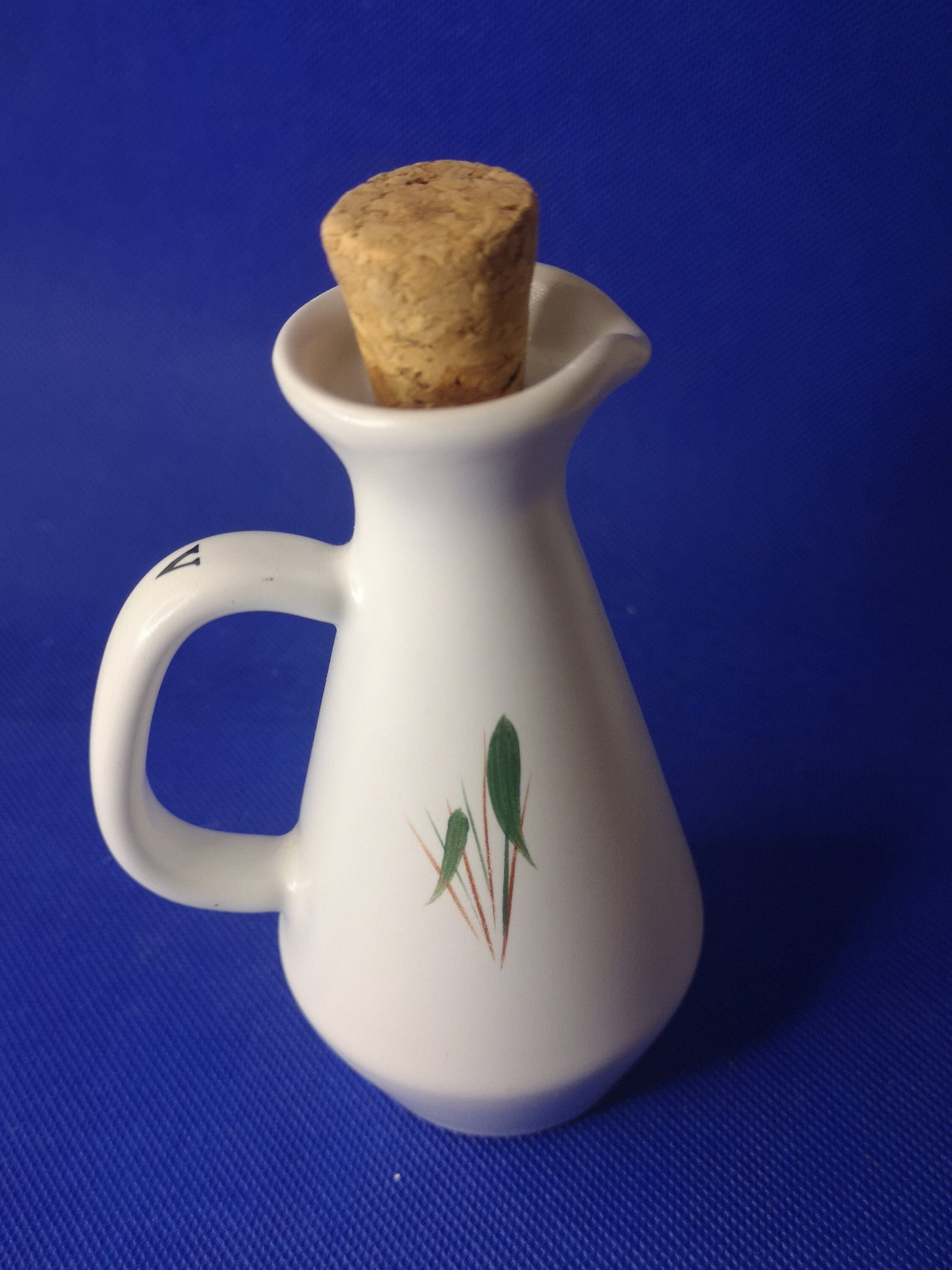 Denby pottery greenwheat oil / vinegar pouring jug 13cm tall