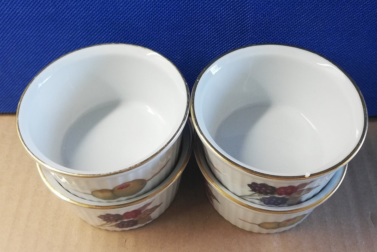 Royal Worcester Evesham gold olives and berries ramekin select quantity - Beautiful condition