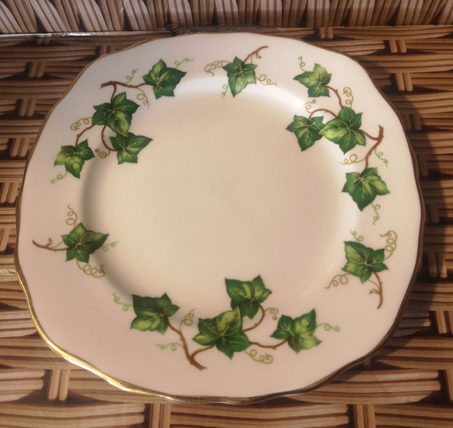 Colclough side plate - green ivy lovely condition- 15cm square