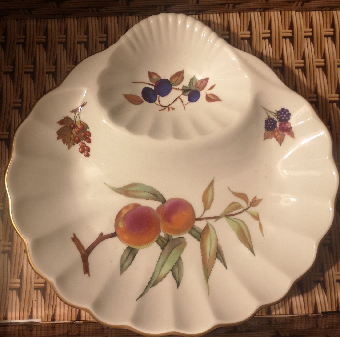 Royal worcester crudités serving dish 11" X 11"