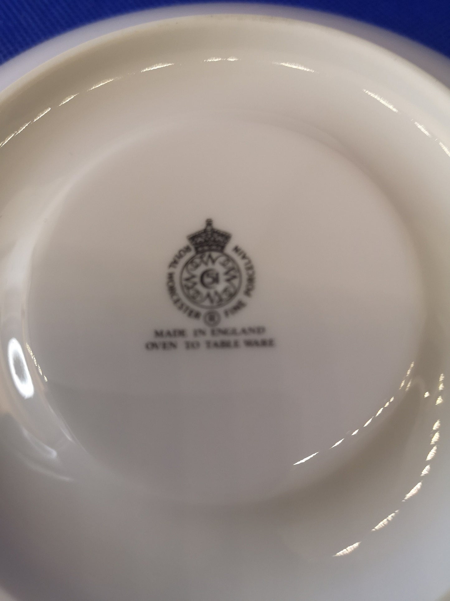 Royal Worcester Evesham saucer 15cm diameter