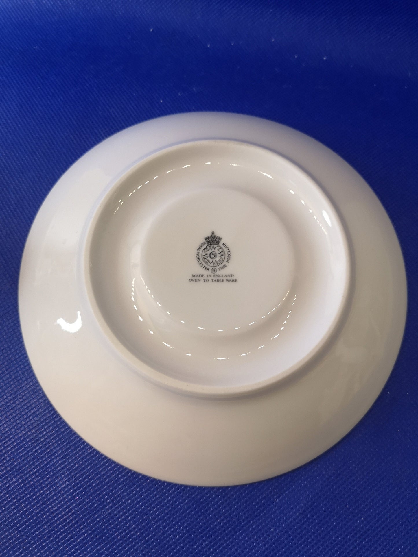 Royal Worcester Evesham saucer 15cm diameter