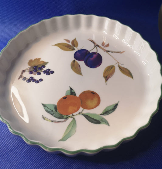 Royal Worcester Evesham Vale Flan Dish 22.5cm diameter - fantastic condition