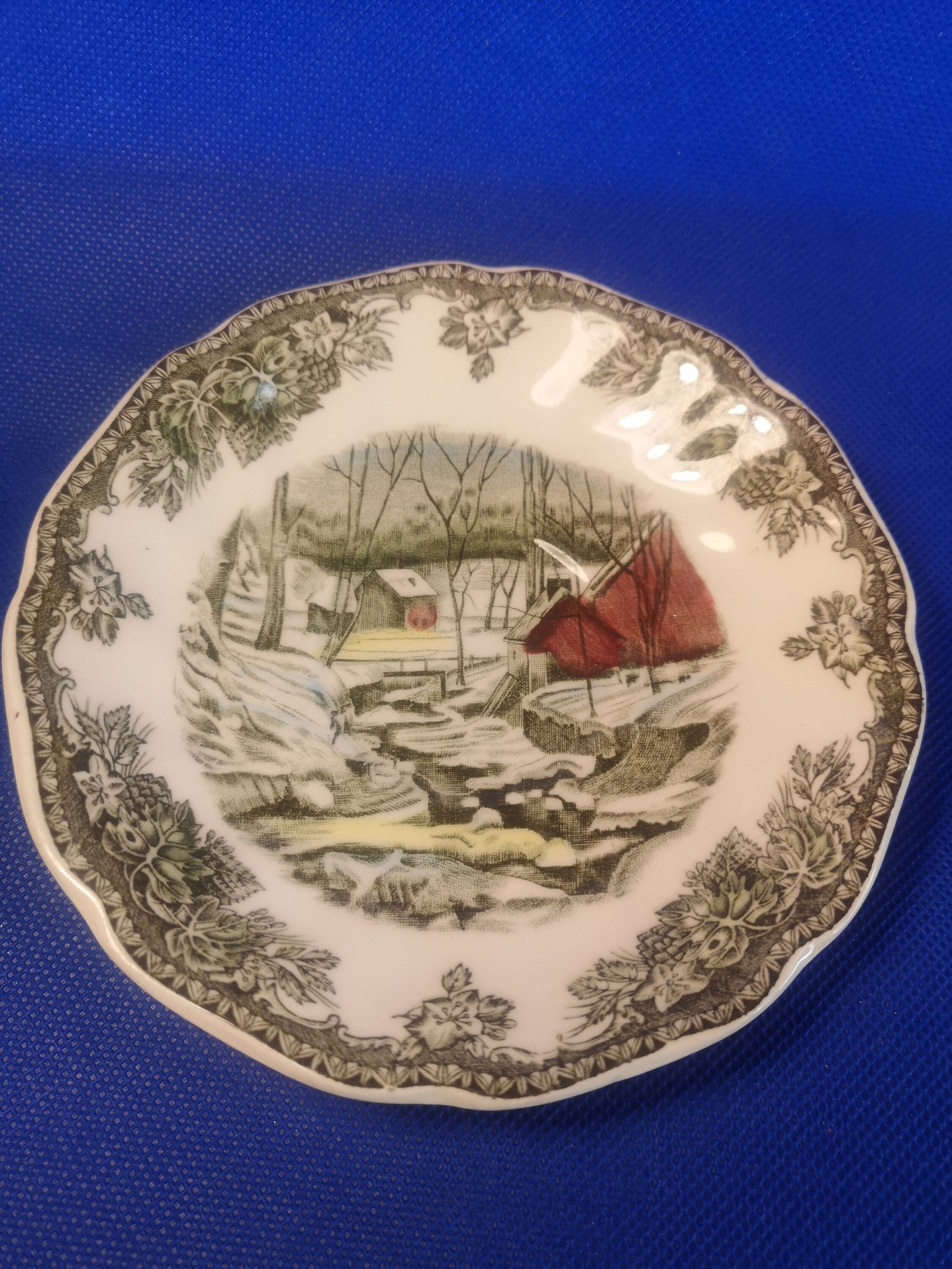 Johnson Brothers 14cm saucer - The friendly village