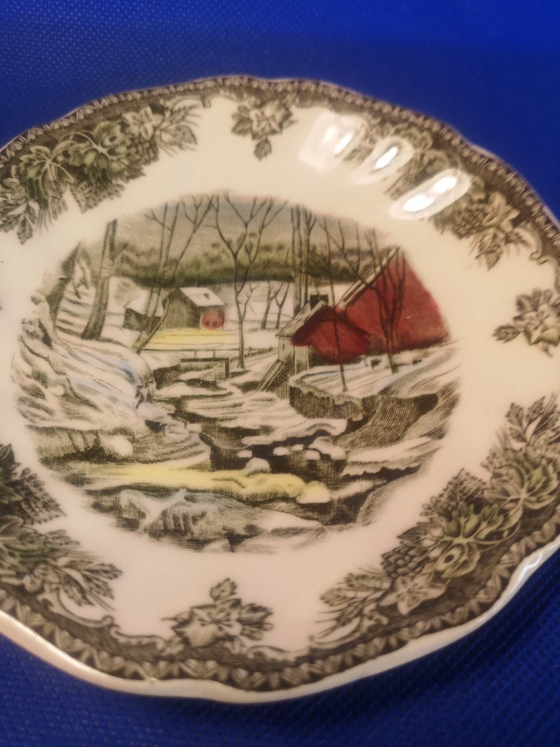 Johnson Brothers 14cm saucer - The friendly village