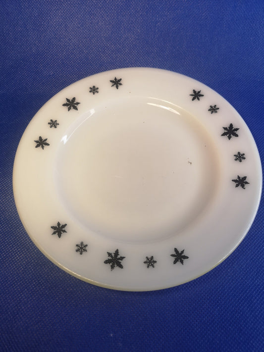 JAJ Pyrex snowflake design plates - various sizes