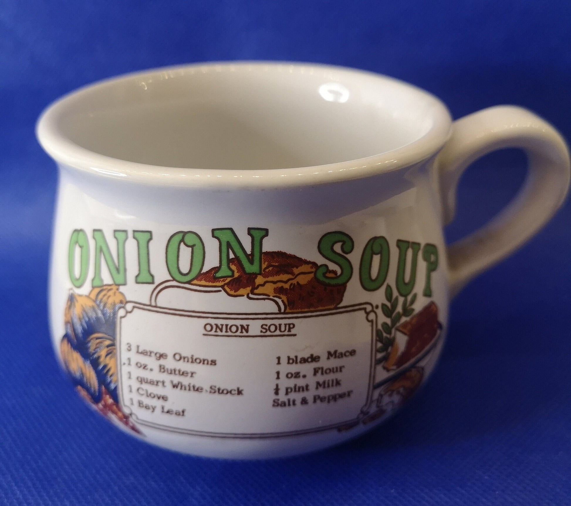 Onion soup cup with printed recipe