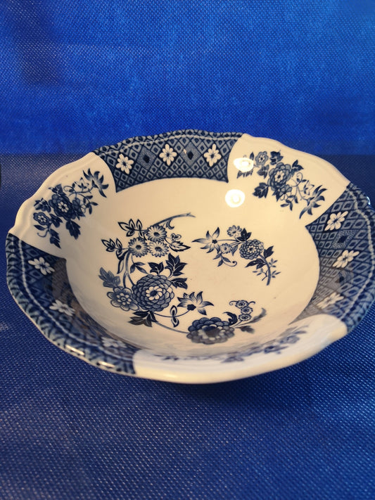 J&G Meakin Cathay ironstone bowl, blue and white. 16cm diameter