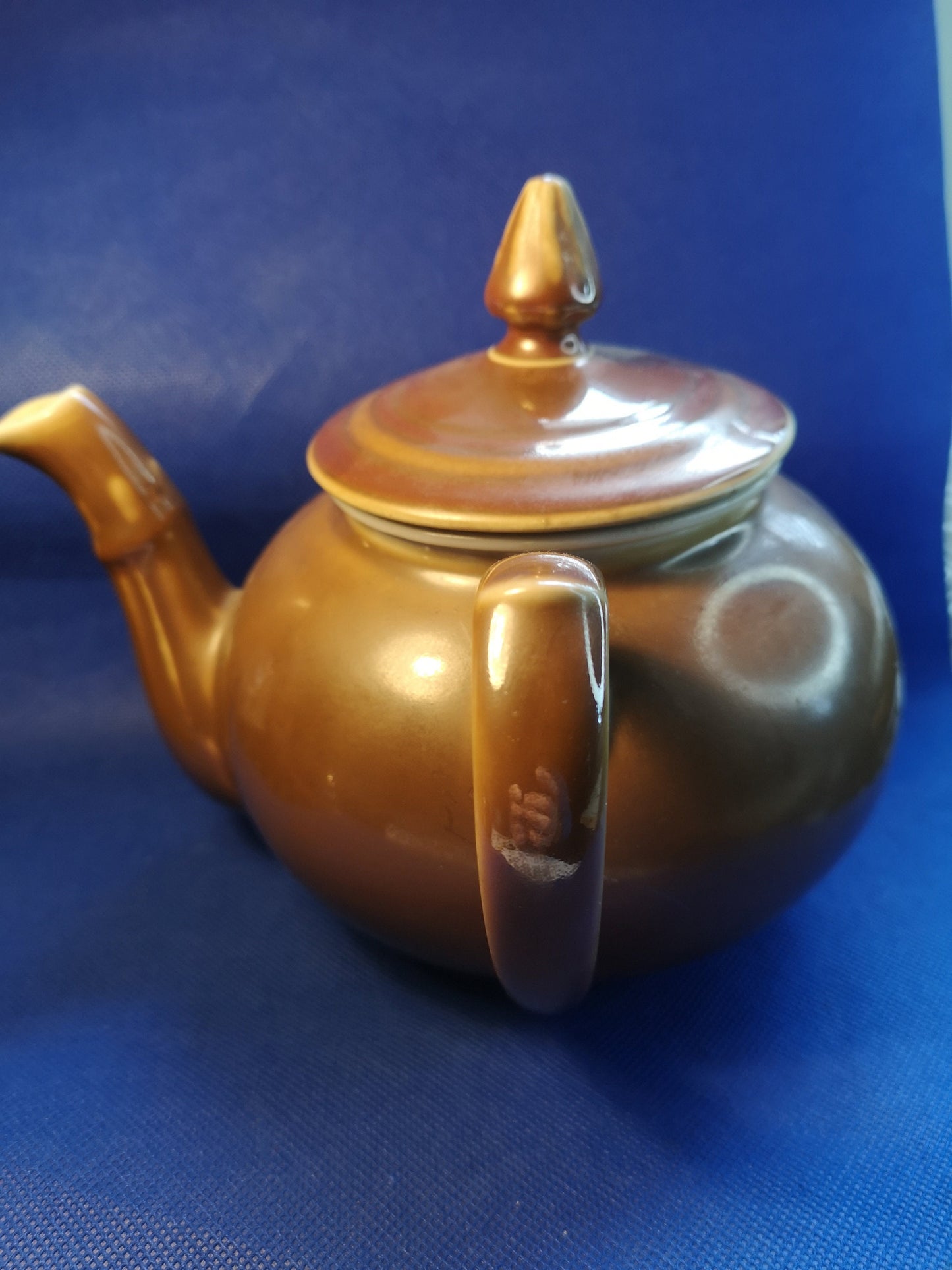 Royal Worcester brown lustre teapot side pour 900ml capacity