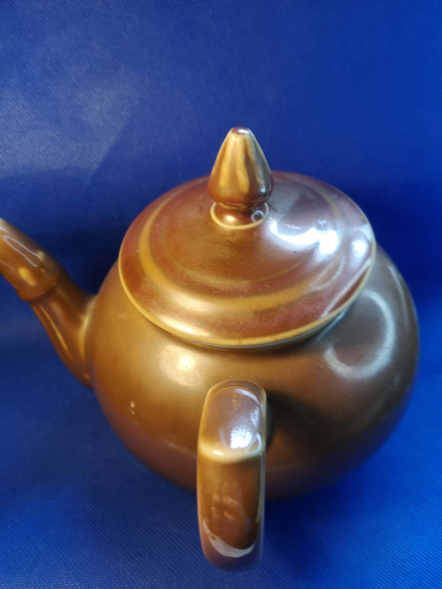 Royal Worcester brown lustre teapot side pour 900ml capacity