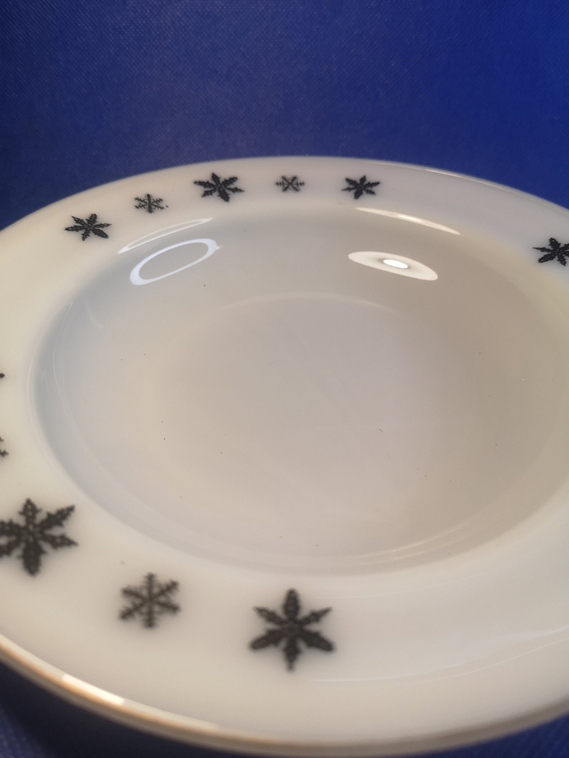 JAJ Pyrex snowflake design bowl for soup, desserts or starters