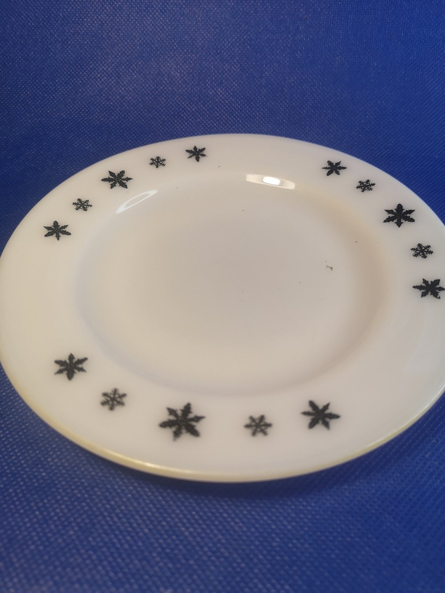 JAJ Pyrex snowflake design plates - various sizes