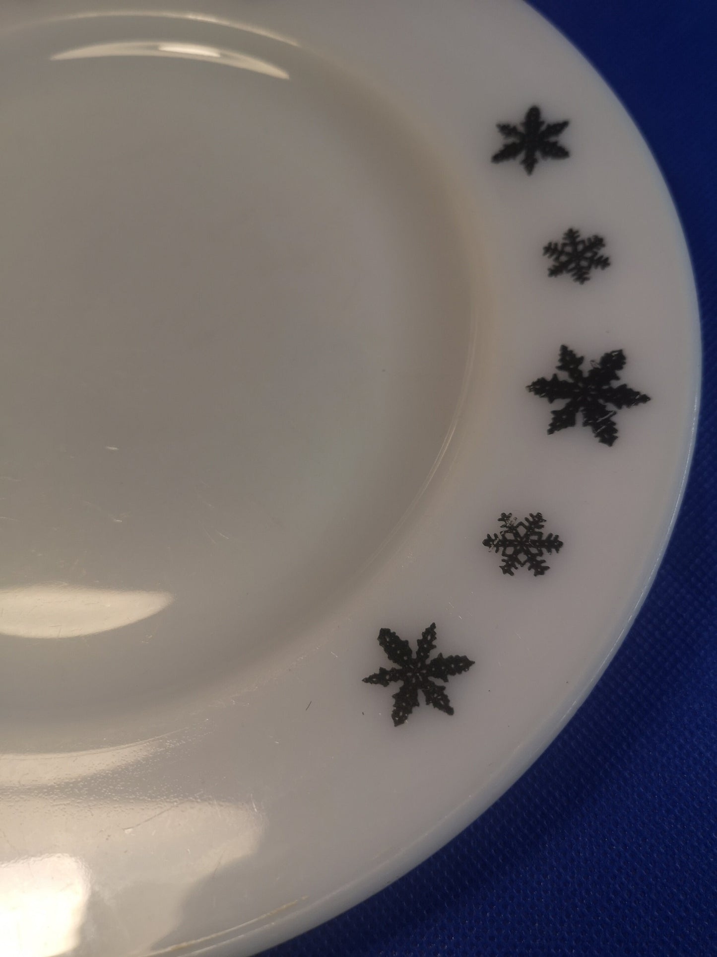 JAJ Pyrex snowflake design plates - various sizes