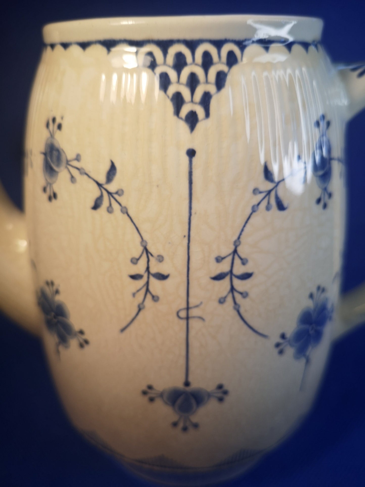 Furnivals Blue Denmark coffee pot - badly crazed and stained, craft only