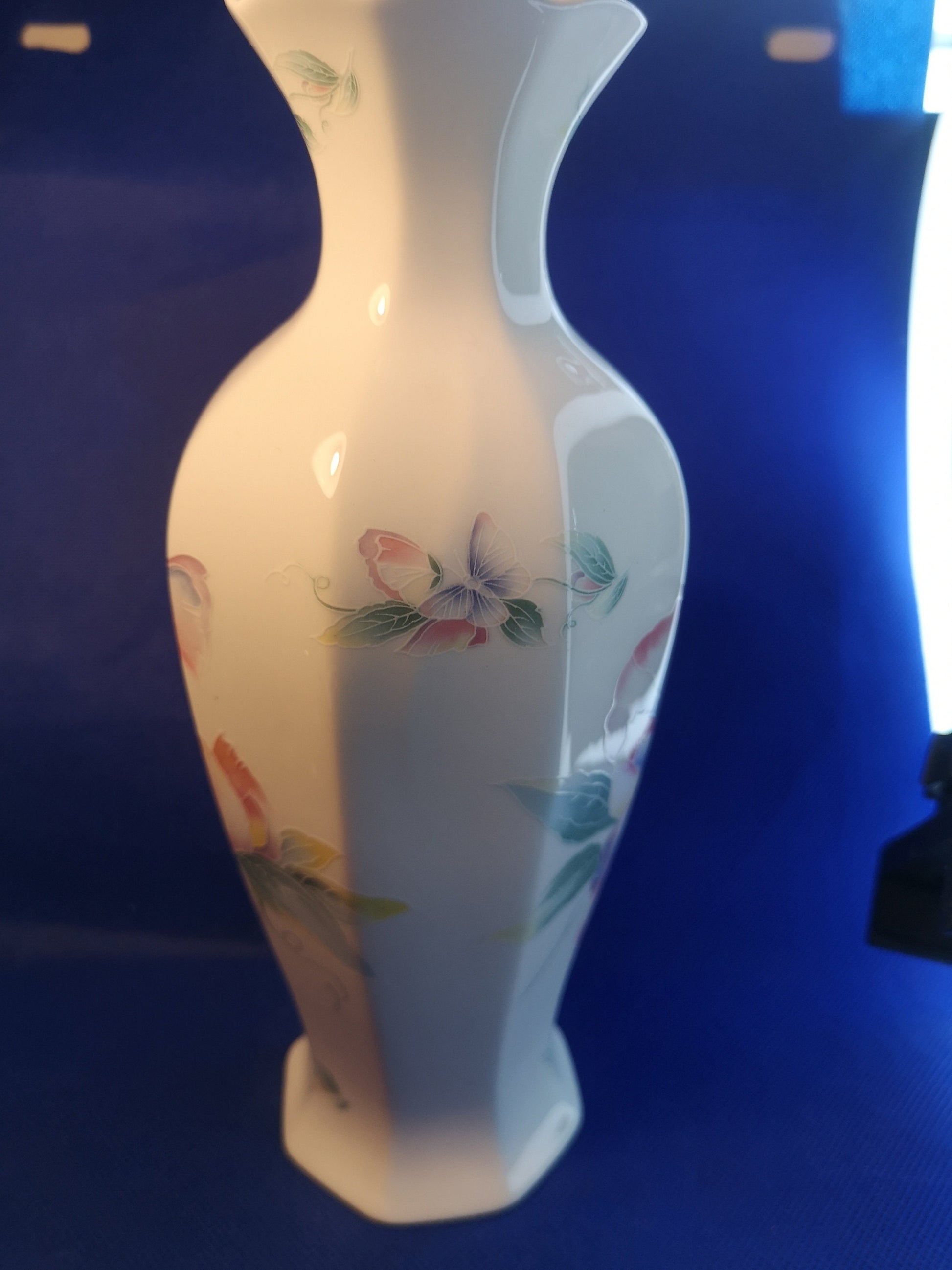 Aynsley vase little sweetheart 23 cm tall