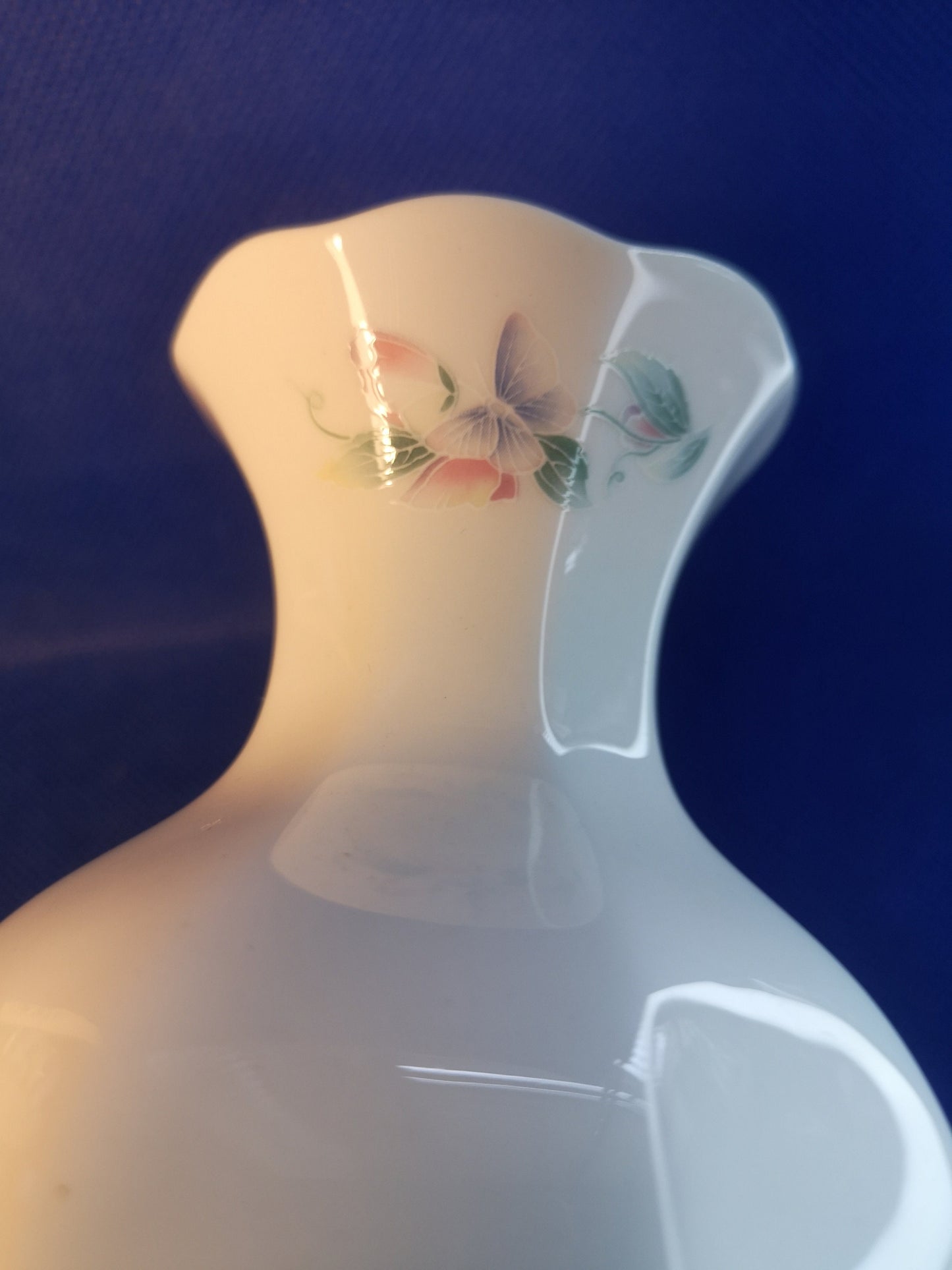 Aynsley vase little sweetheart 23 cm tall