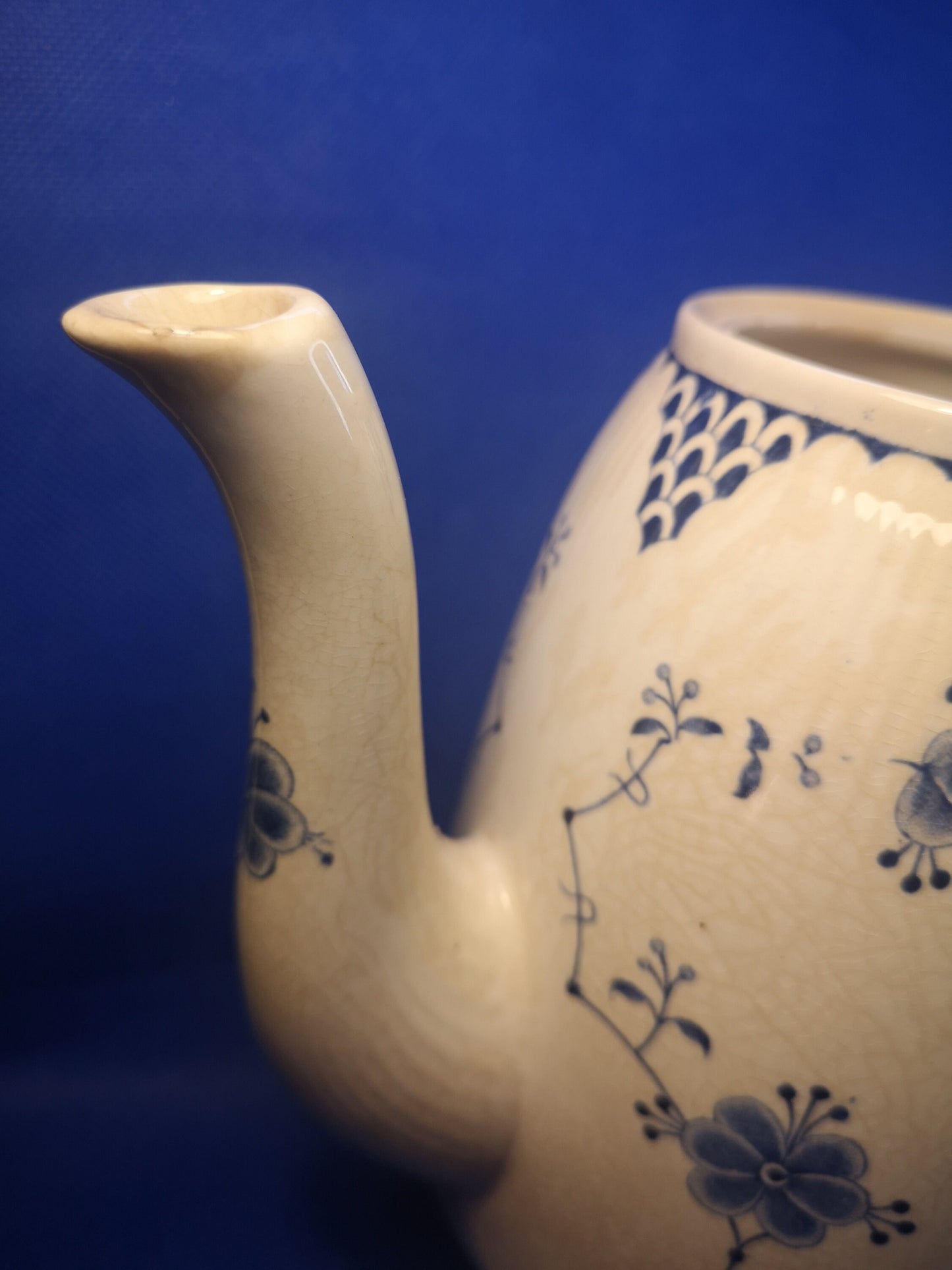 Furnivals Blue Denmark coffee pot - badly crazed and stained, craft only