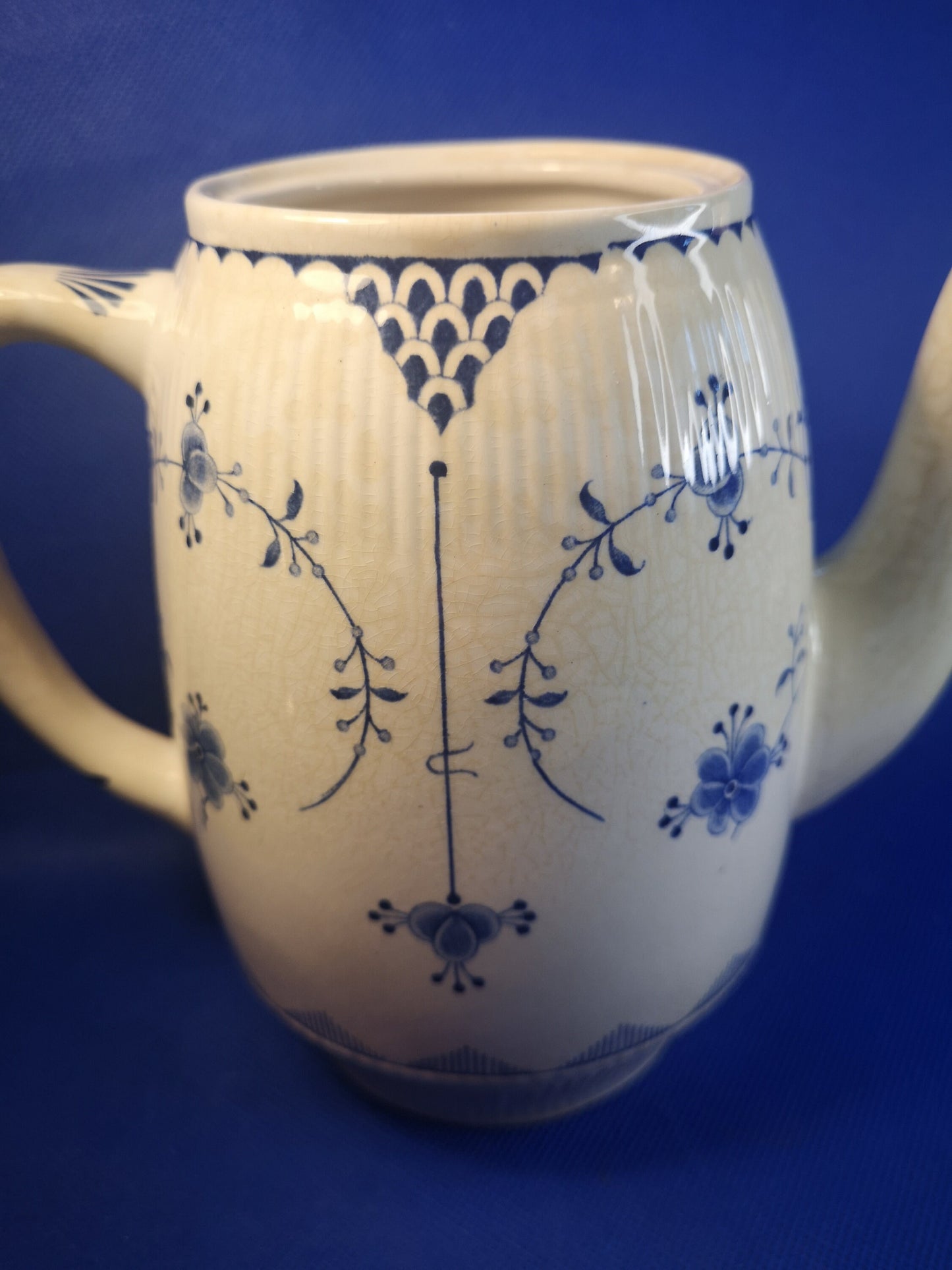 Furnivals Blue Denmark coffee pot - badly crazed and stained, craft only