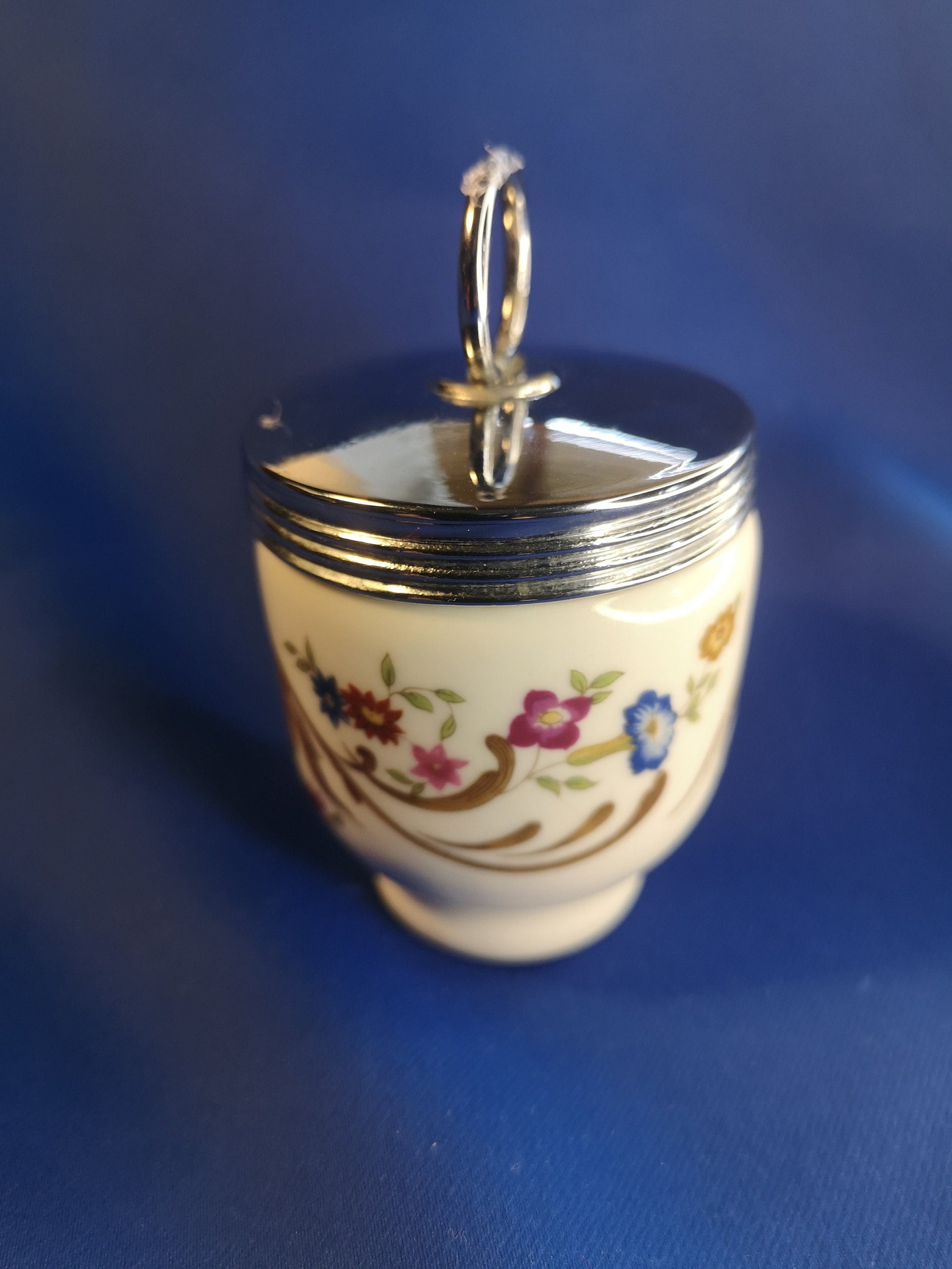 Royal Worcester egg coddler. Porcelain. single egg. Old Bournemouth design