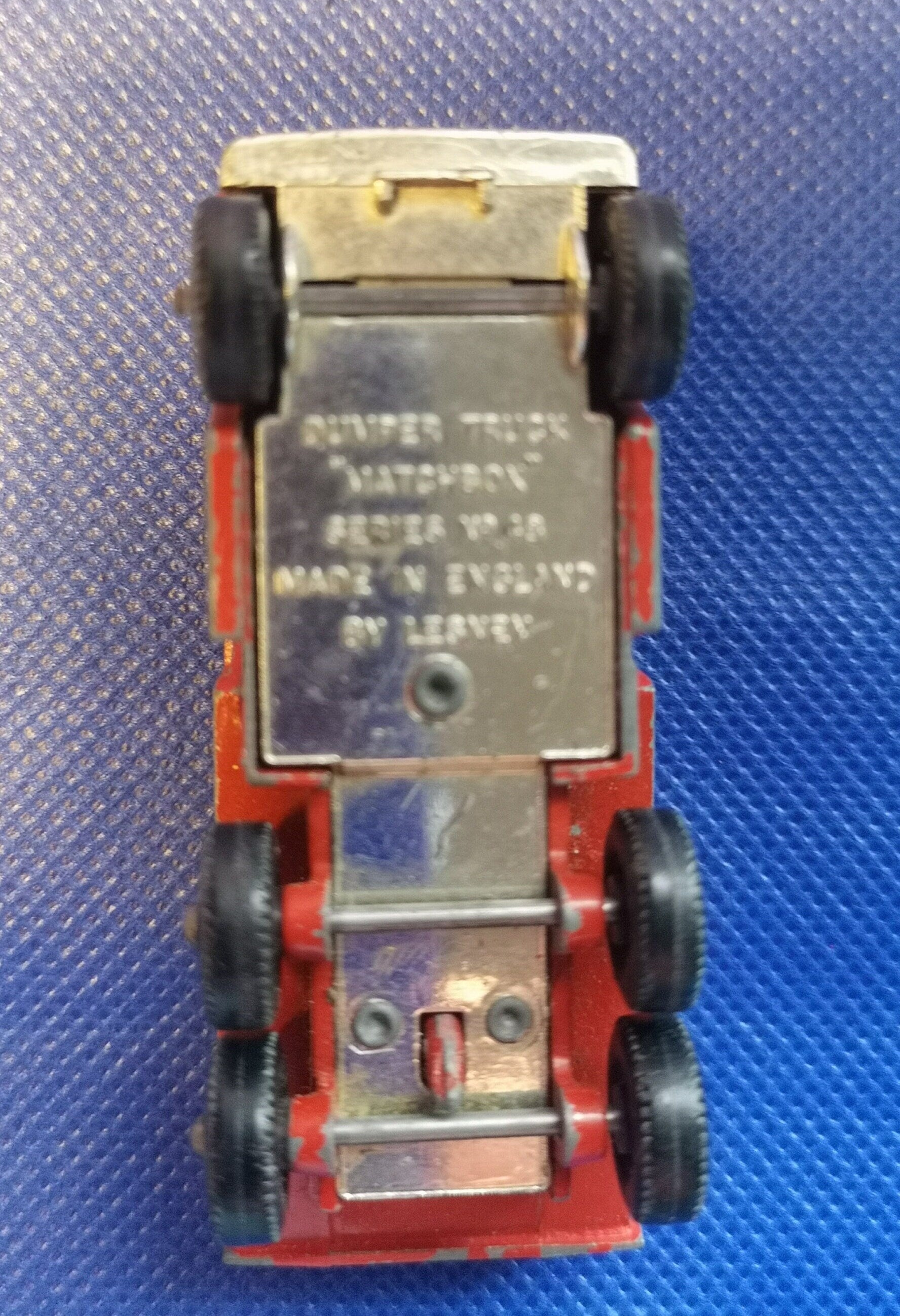 Lesney matchbox red dumper truck series no 48