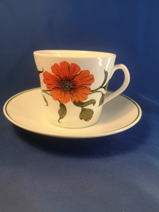 Elizabethan "Carmen" Poppy cup and saucer 160ml