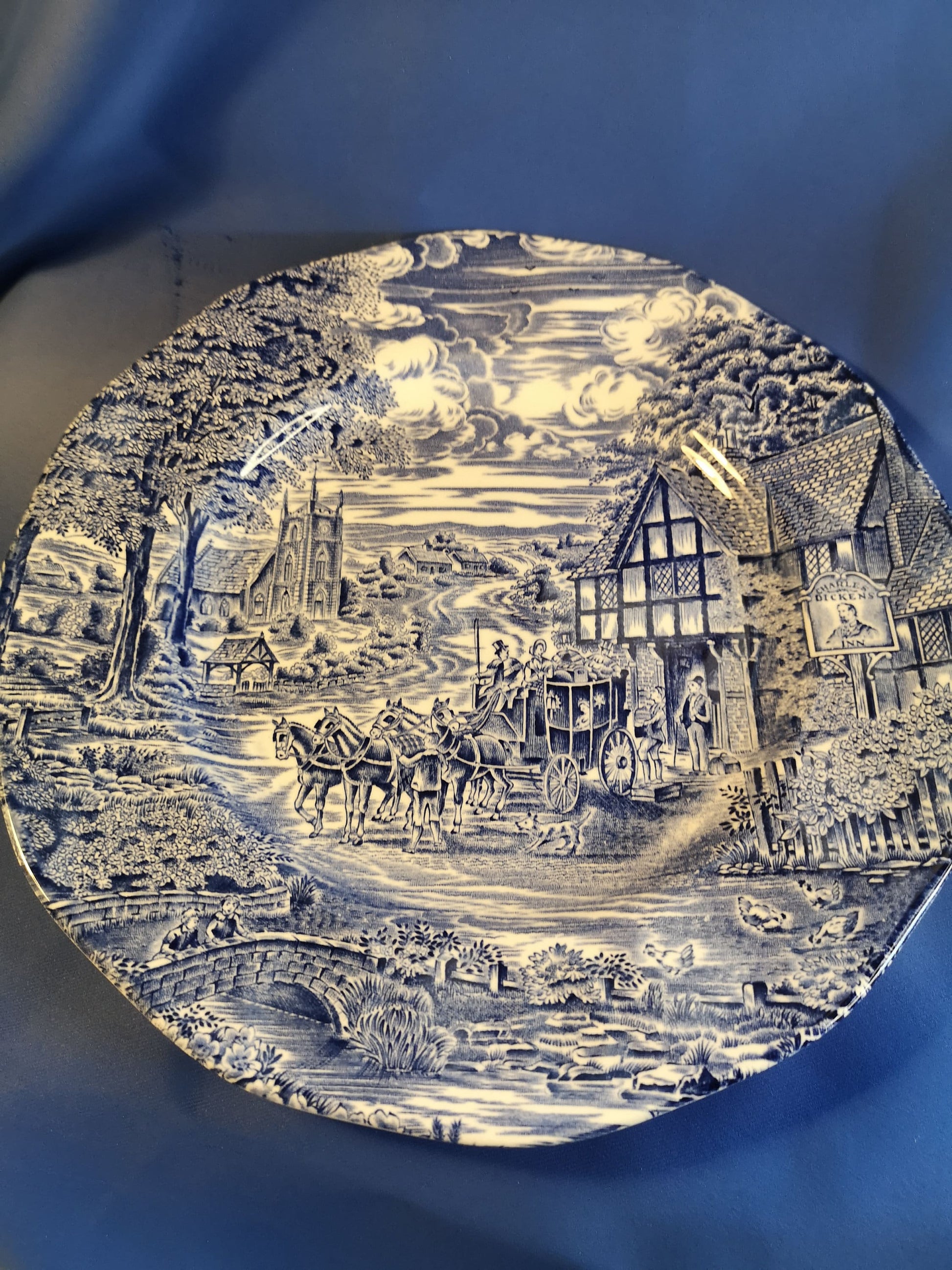 Enoch Wedgwood Dickensian coaching days dinner plate 25cm