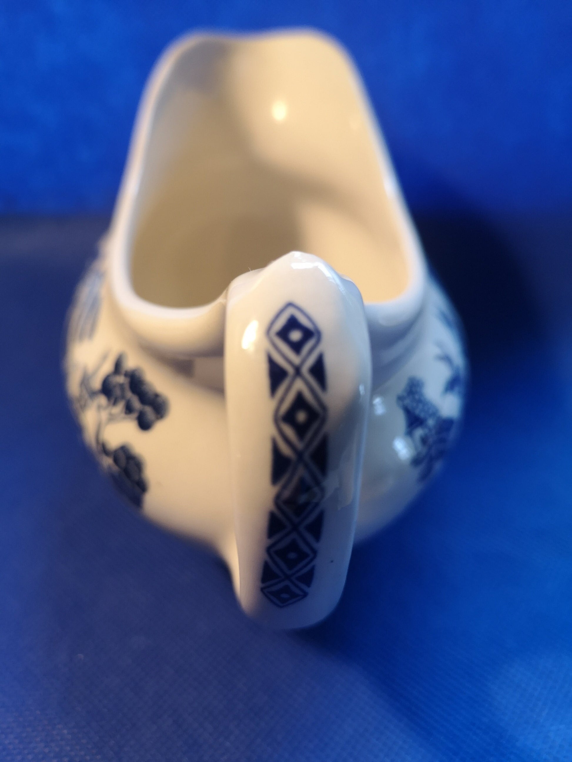 English ironstone Tableware blue and white gravy boat