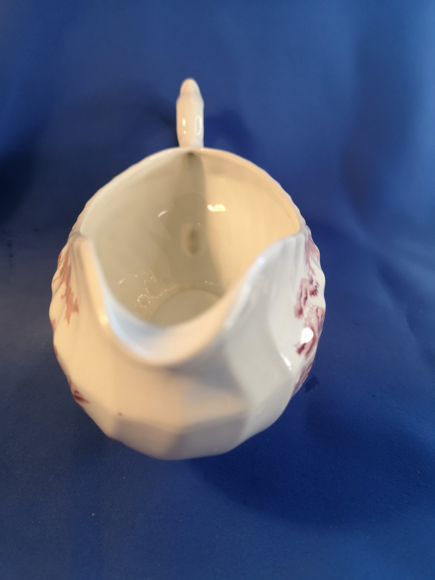 Crown clarence red and white gravy / sauce boat 350ml capacity