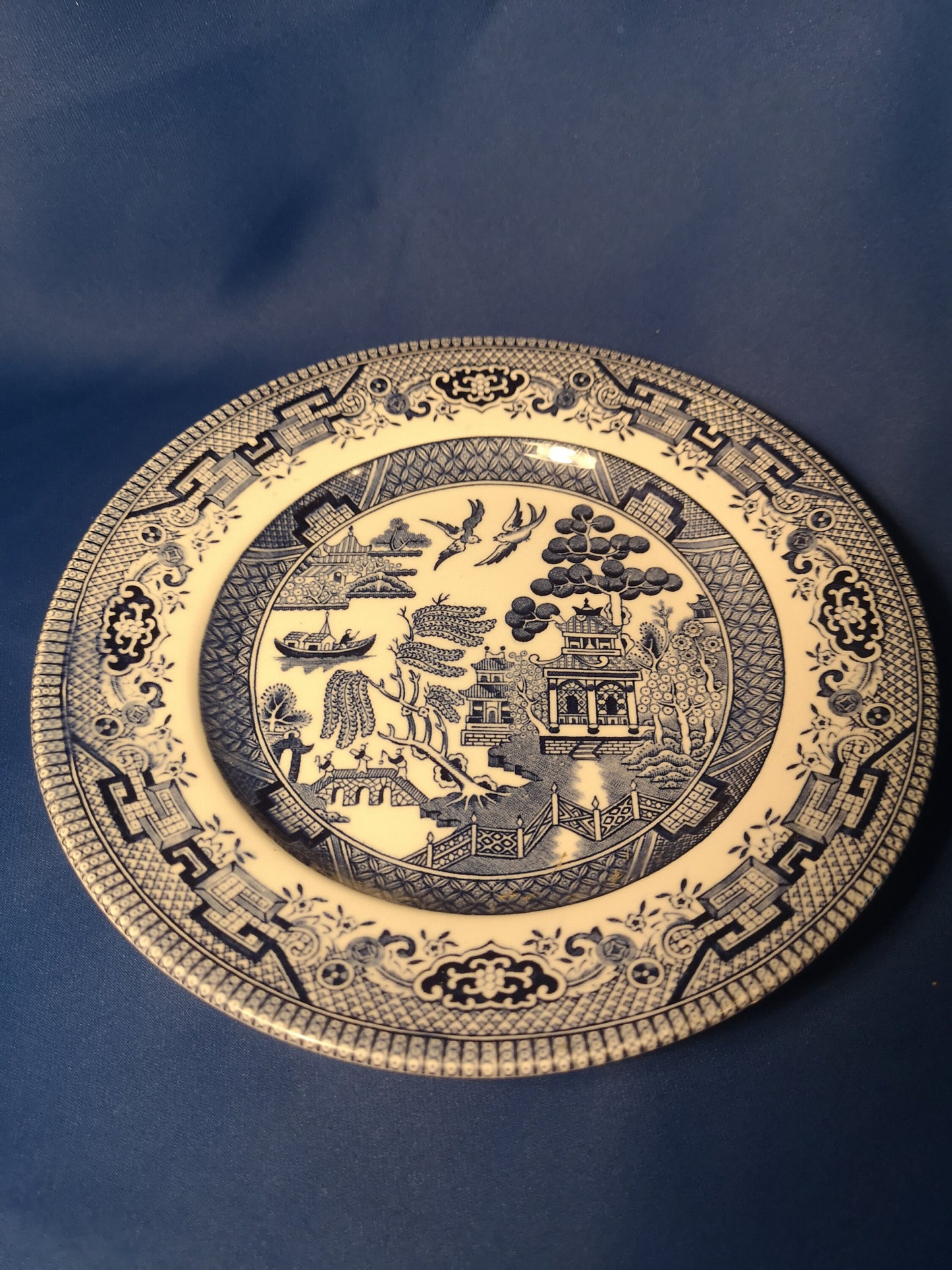 James broadhurst willow side plate - blue and white 17cm diameter