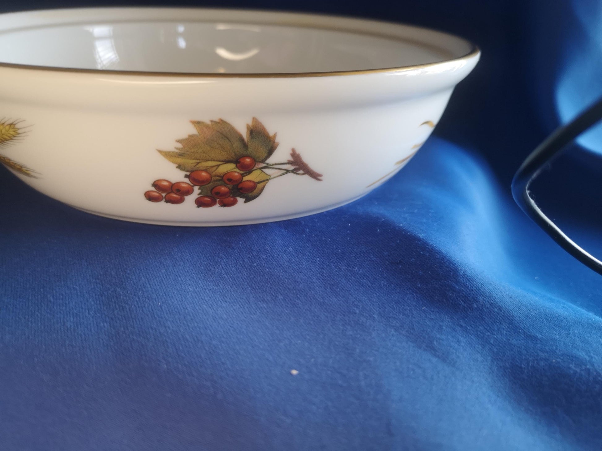 Royal Worcester 'Evesham' casserole dish with lid