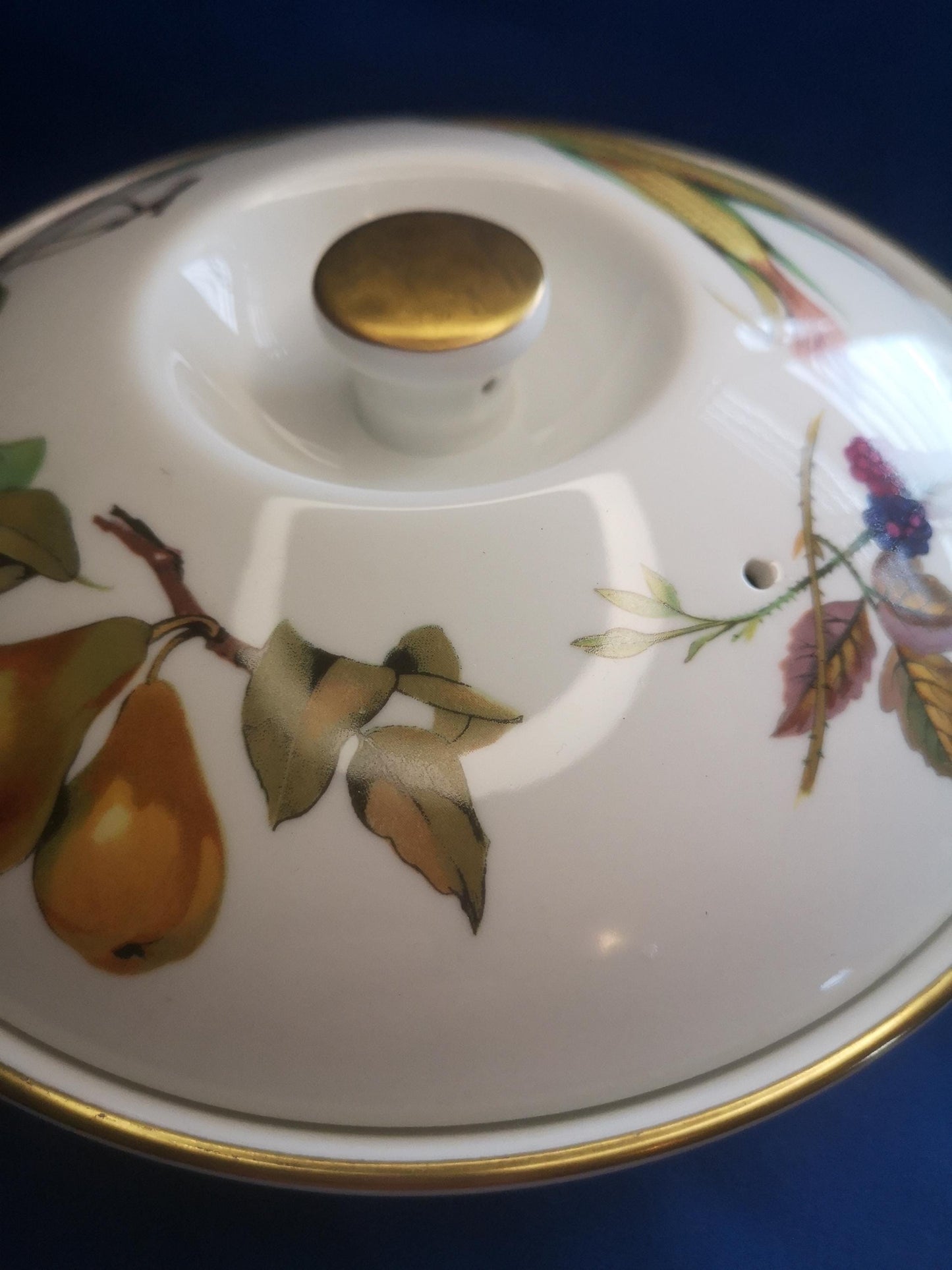 Royal Worcester 'Evesham' casserole dish with lid