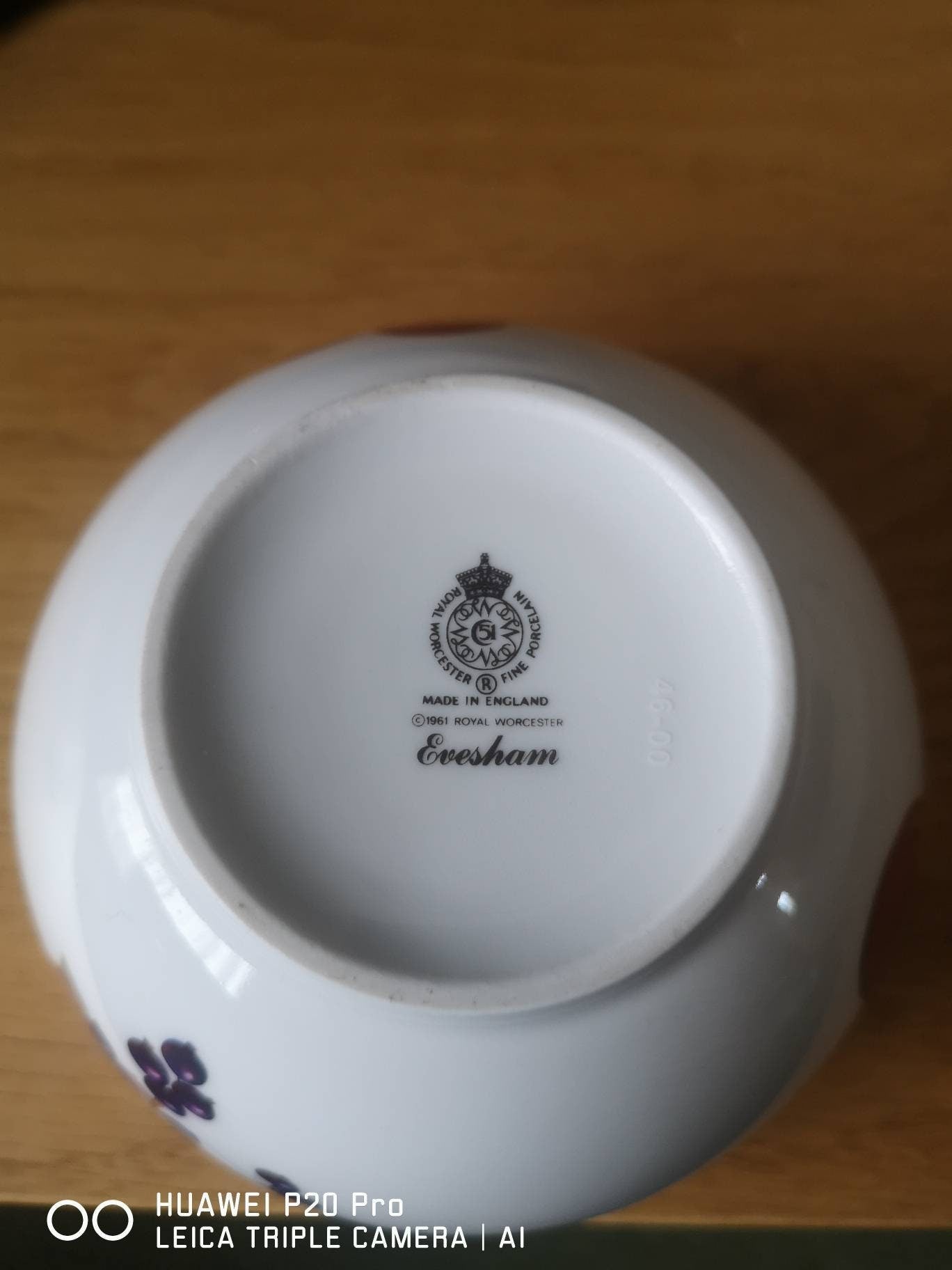 Royal Worcester Evesham bowl in porcelain