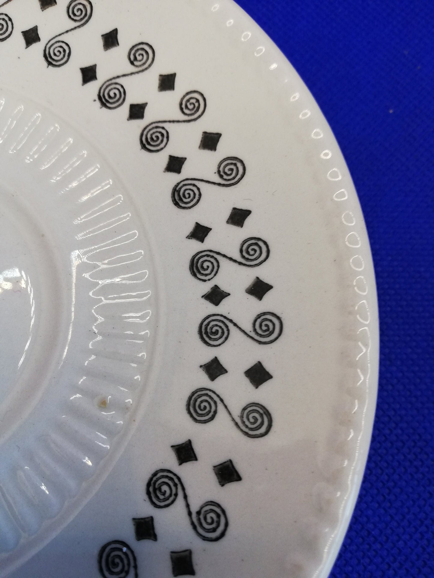 Broadhurst potter - renaissance pattern - saucer - Ironstone