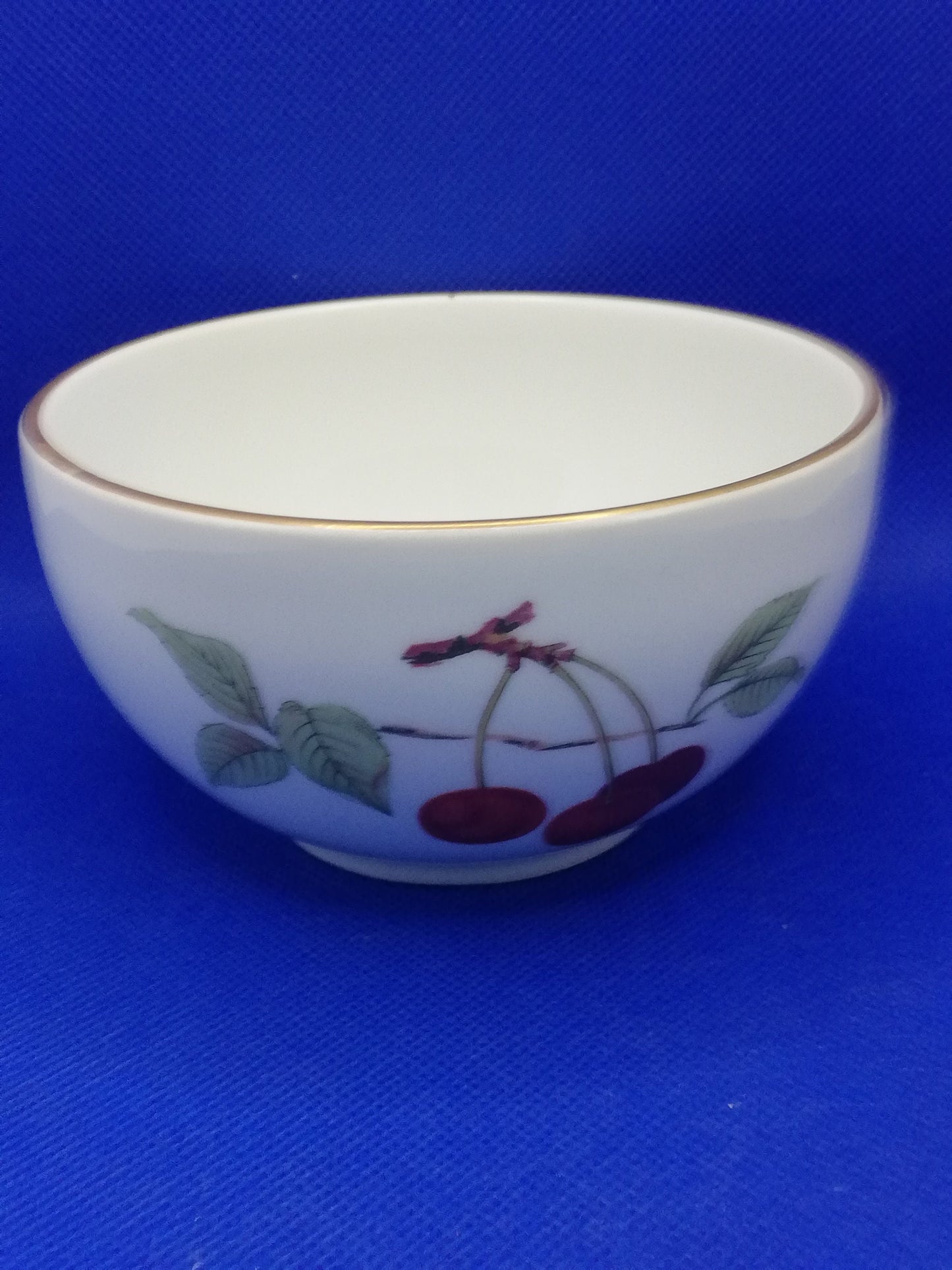 Royal Worcester Evesham bowl in porcelain