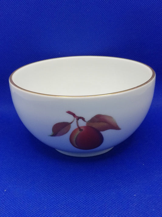 Royal Worcester Evesham bowl in porcelain