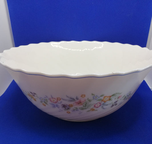 Flower design - porcelain sald / fruit / serving bowl