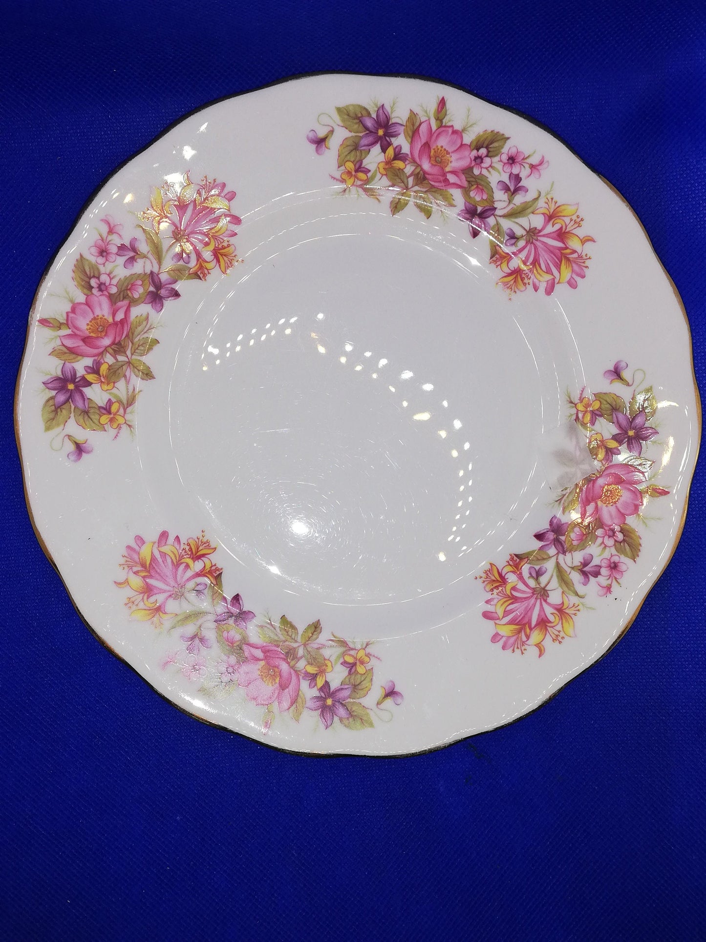 Colclough Wayside Honeysuckle side plate 8" diameter - bone china