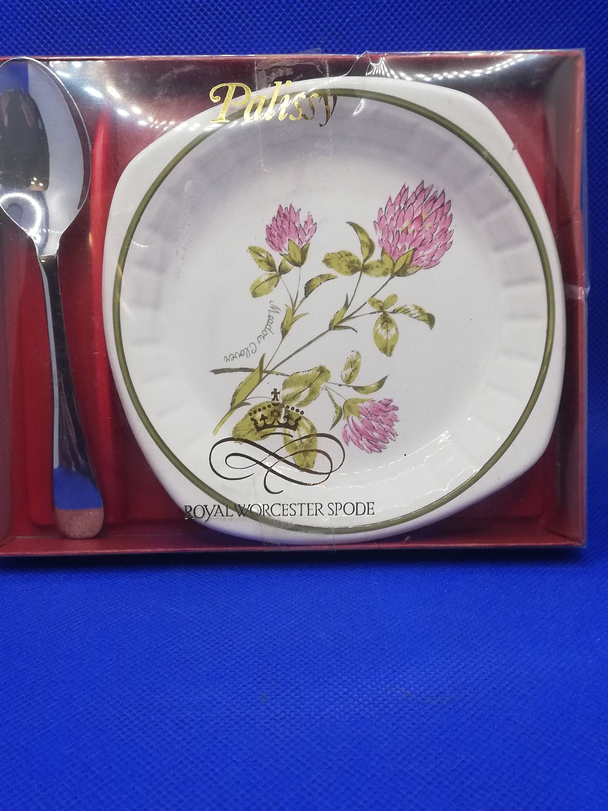 Royal Worcester Palissey preserve / hors d'oeuvres dish and spoon