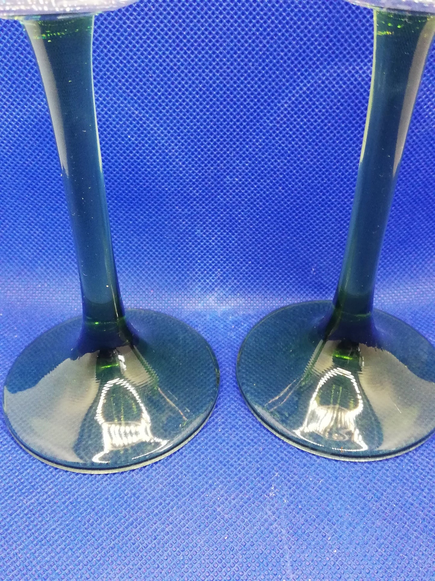 A pair of green stemmed wine glass - fantastic retro design